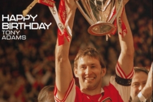 一生一隊(duì)！阿森納祝亞當(dāng)斯59歲生日快樂，他出戰(zhàn)669次打進(jìn)48球