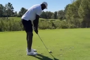 醫(yī)生：詹姆斯受傷肯定跟休賽期打高爾夫有關(guān)聯(lián) 那對脊柱要求很高