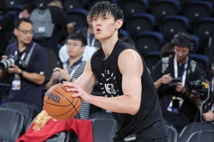 曾凡博在籃網(wǎng)定位是3D 所以短暫出場是正常的 希望小曾保持好心態(tài)