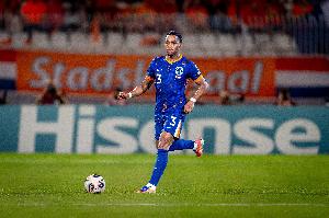 廷伯：能踢多個位置是我的優(yōu)勢之一；和范迪克搭檔能讓事情更容易