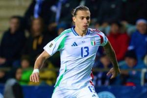 卡拉菲奧里在意大利踢左中衛(wèi)，熱區(qū)遍布前中后，對(duì)抗防守傳球兼顧