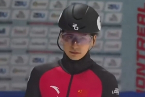 一日三登領(lǐng)獎(jiǎng)，劉少昂在短道速滑巡回賽蒙特利爾站集齊金銀銅牌