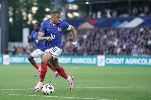 利扎拉祖：姆巴佩缺陣，?；倏恕⒍骼焓亲羁赡芴钛a(bǔ)空缺的人選