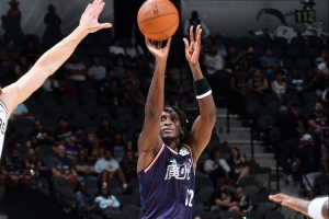 差距還是很大！廣州3場NBA季前賽皆敗 場均凈負(fù)46分