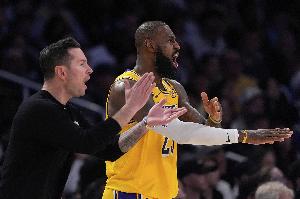 雷迪克：還有一周時間來確定首發(fā)5人組 詹姆斯缺陣讓這變得更復雜