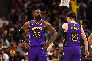 里夫斯：詹姆斯能提升你的自信 他總是面帶笑容似乎從不會(huì)心情差