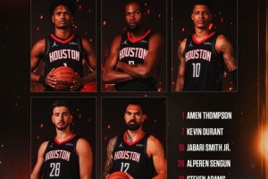 科爾：？火箭今日“五大”首發(fā)平均身高2米09 除了阿門外均2米11+