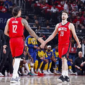 雙塔陣容！火箭對(duì)陣鵜鶘先發(fā)：阿門杜蘭特賈巴里申京亞當(dāng)斯