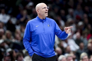 基德：球員正逐漸恢復健康 我們還有時間來決定最終的首發(fā)陣容