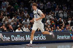 穩(wěn)定發(fā)揮！弗拉格11中5貢獻13分2板3助