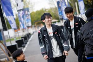 S15世界賽進行至第三天，僅有Flandre使用挖掘機獲勝，且三場全勝