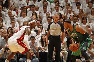 皮爾斯：和老詹競爭成就了我！我需要他 我覺得他也需要我