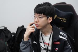 作用不能只在開(kāi)游戲??！Hope世界賽把把對(duì)線劣勢(shì) 狀態(tài)急需調(diào)整