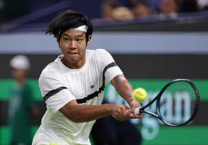 ATP挑戰(zhàn)賽深圳站半決賽：周意2-1逆轉(zhuǎn)崔杰，晉級決賽