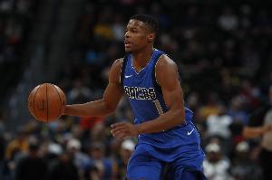 獨行俠官方：球隊裁掉小丹尼斯-史密斯、班頓和厄爾三名球員