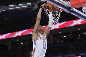 三分絕殺比賽！吉昂12中6拿下17分4板1助1斷1帽 末節(jié)13分導(dǎo)逆轉(zhuǎn)