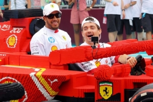 沖刺賽P8和P10發(fā)車！勒克萊爾：車落后別人太多 老漢：這車很難開