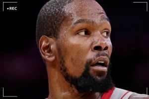 KD連一個(gè)“真”冠軍都沒(méi)有卻總薪資歷史第一？老詹又成歷史第二了