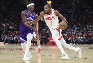 26-27賽季比KD薪資高的球員：?jiǎn)讨?巴特勒 唐斯 ?？怂?拉文等