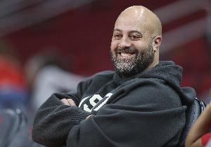 最佳總經(jīng)理？火記感慨：斯通真是太擅長(zhǎng)續(xù)約談判了