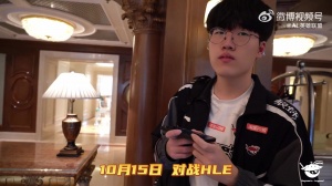 TABE看Kael搶下小龍直接在后臺振臂歡呼：NICE！金！珍！洪！