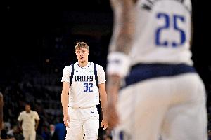 超高陣容！獨行俠季前賽防守效率97.1 高居聯(lián)盟第一