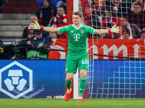 法爾克：烏爾比?？赡芴唛T興首發(fā)，拜仁希望他在德國(guó)杯前保持狀態(tài)