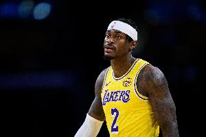 湖三崩？范德比爾特：下半場(chǎng)首發(fā)應(yīng)該早點(diǎn)出場(chǎng)熱熱身 這很重要