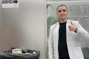 整活冠軍！G2教練曬賽后整活：感謝與FLY的合影