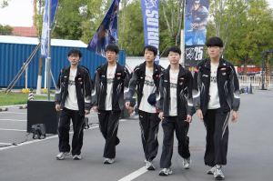 LOL賽事官方投票：62%的人認(rèn)為AL是目前四支八強(qiáng)戰(zhàn)隊(duì)中最強(qiáng)