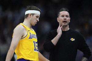 今天沒三崩！湖人第三節(jié)狂轟40分 單節(jié)凈勝森林狼9分