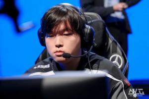 外網(wǎng)議BLG?。篢ES會先淘汰AL 然后在對陣LCK時打出最惡心的0-3