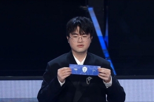 韓國隊內(nèi)戰(zhàn)！韓解說看淘汰賽抽簽帶上痛苦面具：直接開始哀嚎