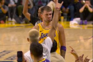 牛皮糖防守又怎樣！東契奇頂著防守三分再中45分平湖人生涯紀(jì)錄