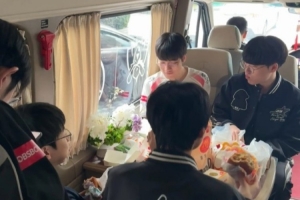 AL官媒曬日常：誰家小孩春游了