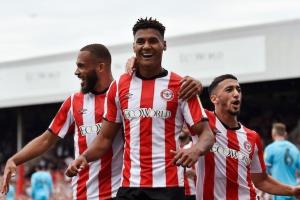 大殺四方！5年前小蜜蜂的寶馬三叉戟：姆伯莫+沃特金斯+本拉赫馬