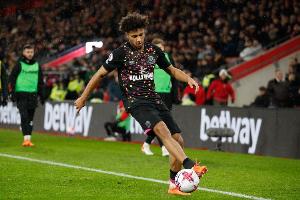 沙德：每次對陣?yán)锲侄挤浅２蝗菀祝@場勝利是我們應(yīng)得的