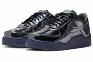 帶有超大皇冠Logo大底！詹姆斯專(zhuān)屬的AF1 即將發(fā)售