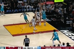 能扣就得扣！黃蜂34號秀卡爾克布倫納吃餅 隔扣+扣翻豐泰基奧！