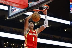 我來(lái)扛進(jìn)攻！杰倫-約翰遜16中10砍下23分7板5助 沖下4前場(chǎng)板