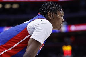 沒手感！奧薩爾半場11投僅3中拿到9分6板4助 三分3中1