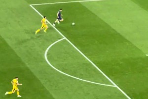 慘??巴黎4-0領(lǐng)先時(shí)，部分國(guó)米球迷開始退場(chǎng)了…