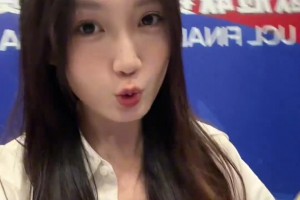 美女胡小凡：杜埃，拜仁為什么沒(méi)把你拿下