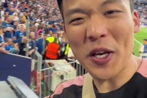 慌得一批王楚淇現(xiàn)場觀戰(zhàn)歐冠決賽：穿巴黎球衣在國米區(qū)看臺