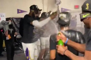 波普：如果20湖人不拆隊(duì)，能拿三連冠，之爭(zhēng)也就沒(méi)有爭(zhēng)議了