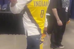 哈利伯頓父親毒奶步行者：今天拿下勝利！