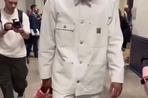 幸運(yùn)之鞋！總決賽哈利伯頓首次上腳第一雙簽名鞋就貢獻(xiàn)絕殺！