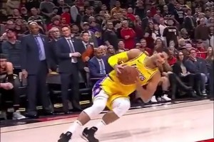 NBA球員恐怖的平衡力