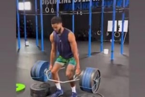 作為帥氣的男人不會跳舞是遺憾！郭艾倫做客直播間談想學(xué)街舞