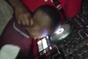 按在地上摩擦？網(wǎng)友惡搞歐國聯(lián)決賽門德斯vs亞馬爾